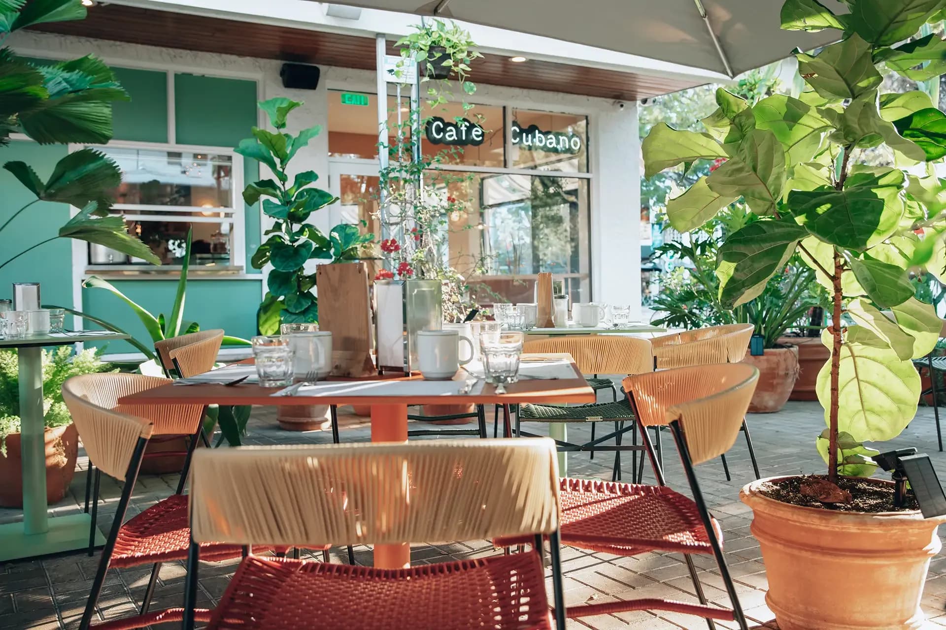 Chug's Diner happy hour in Miami