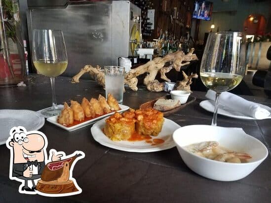 Tin Marin happy hour in New York