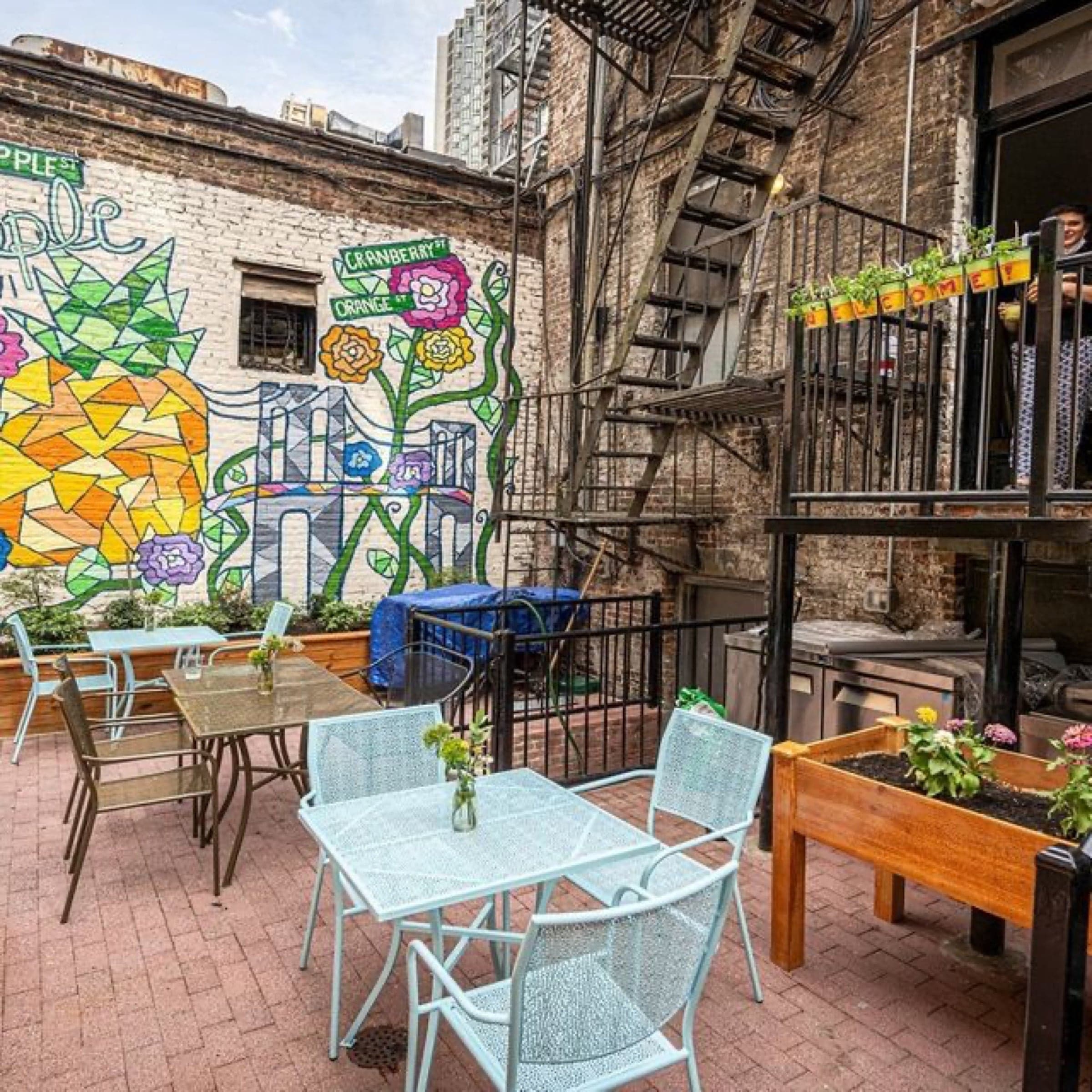 Vineapple Cafe happy hour in New York