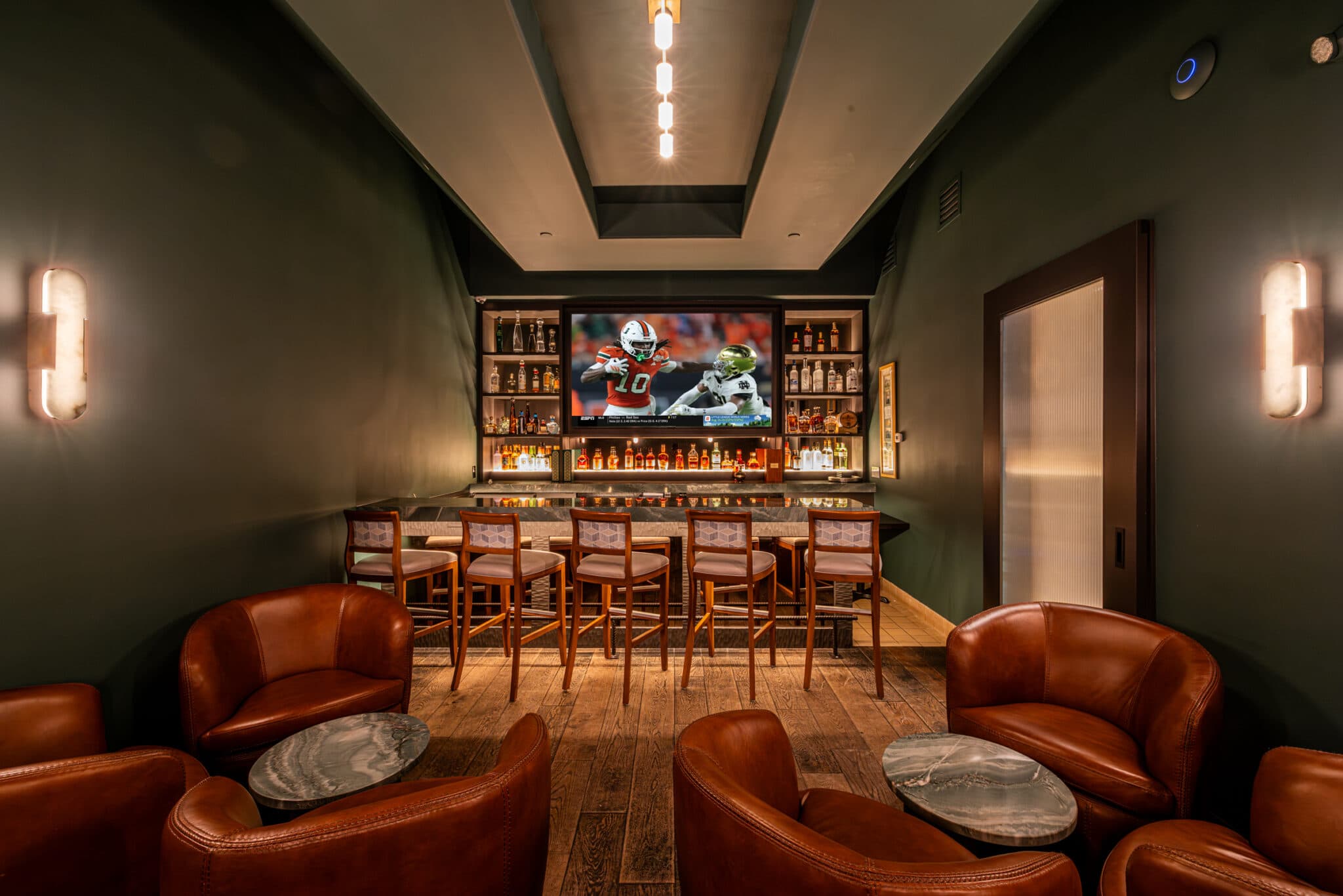 D's Sports Bar happy hour in Miami