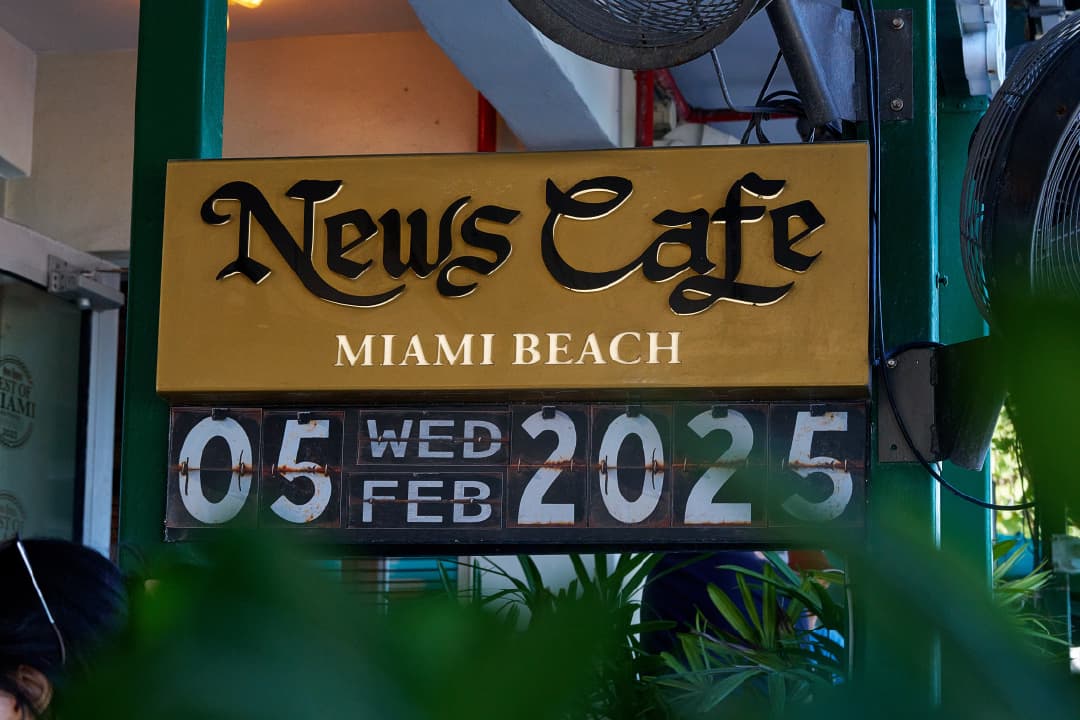 News Cafe happy hour in Miami