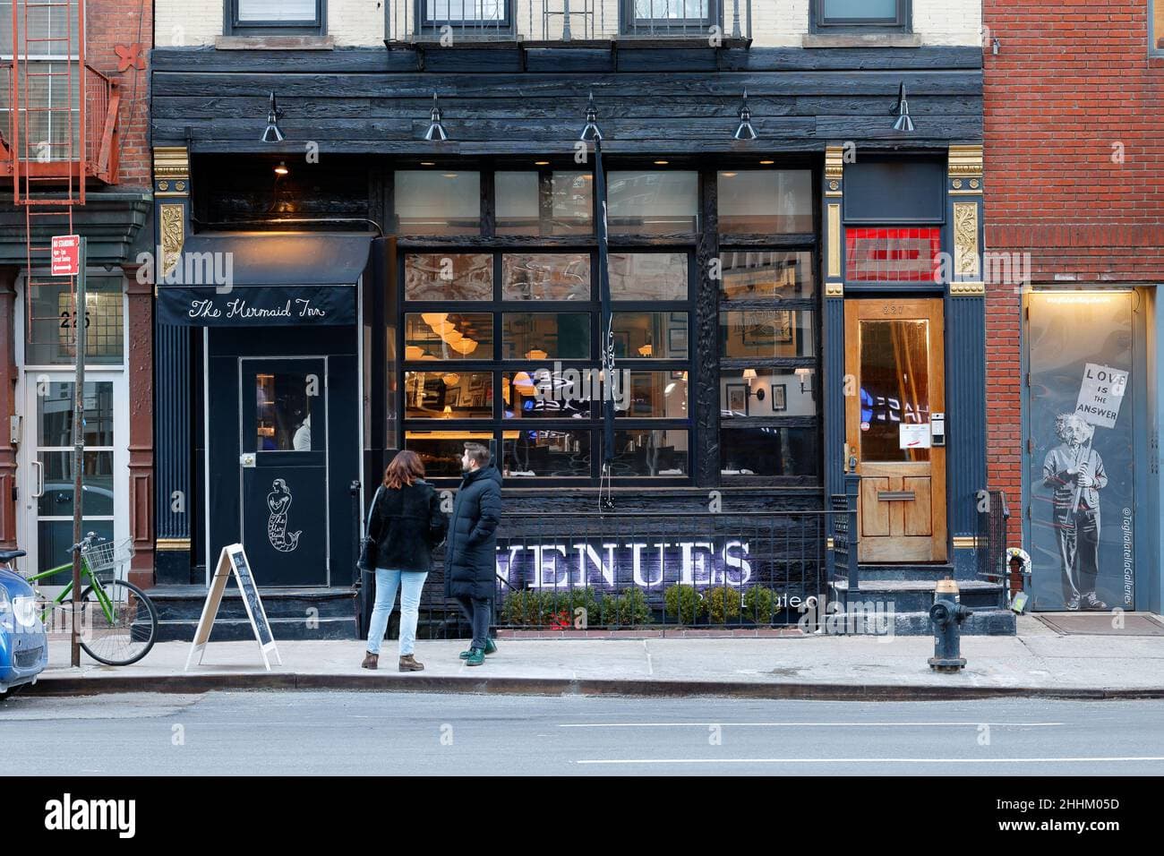 The Mermaid Inn happy hour in New York