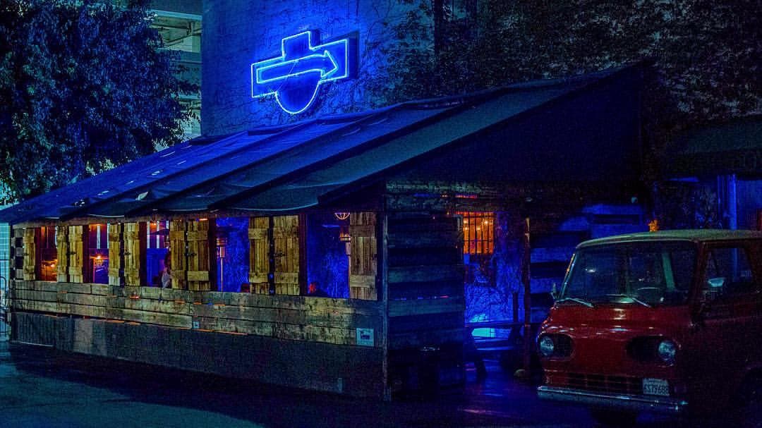 The Escondite happy hour in Los Angeles